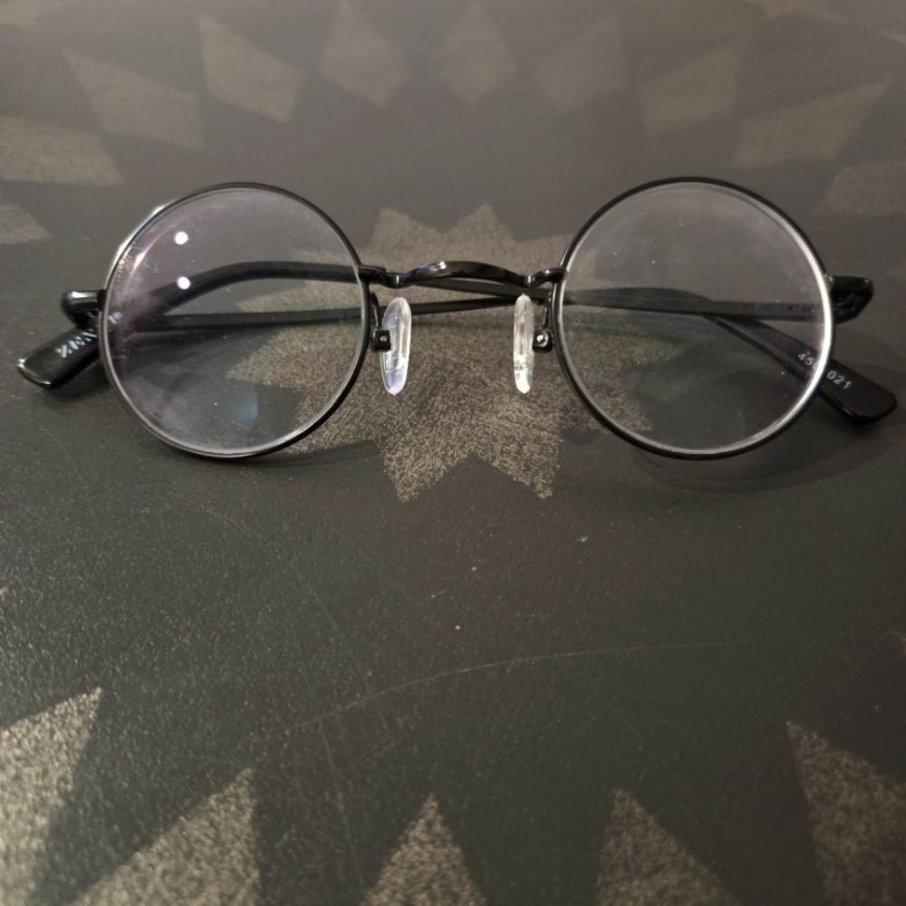 Adult medium glasses